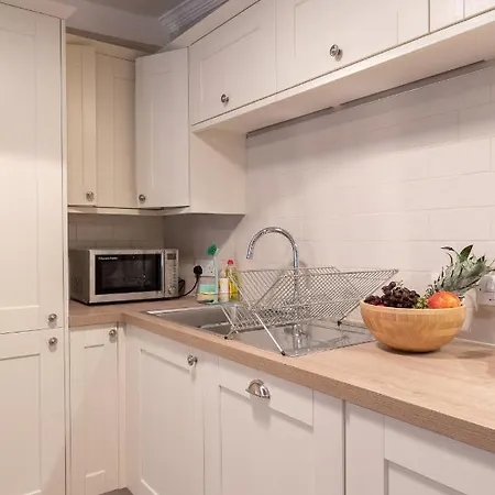 3, 71 Micklegate, *