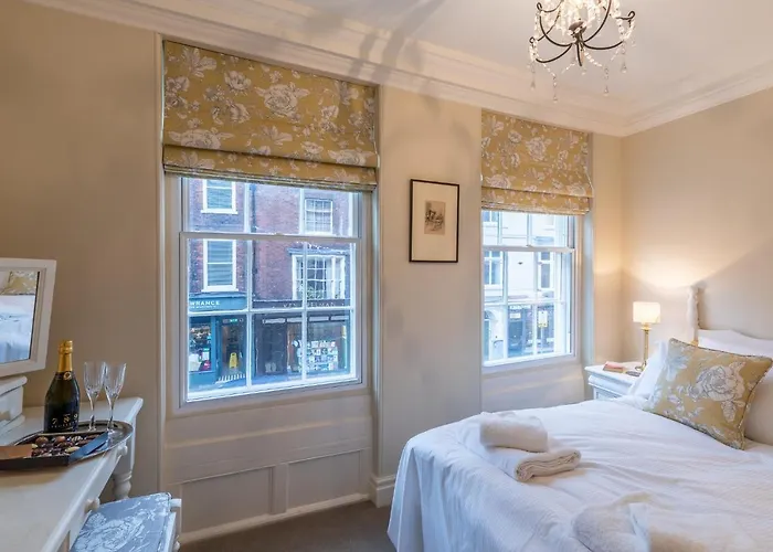 3, 71 Micklegate, Apartment