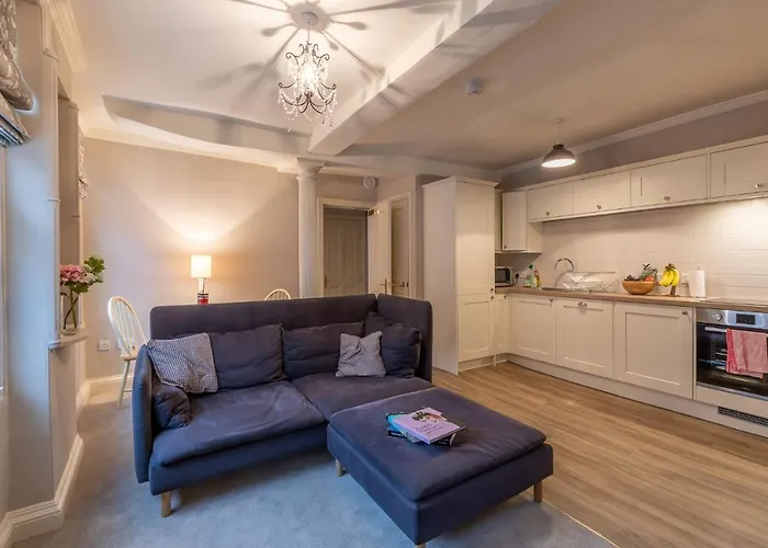 Apartment 3, 71 Micklegate, *